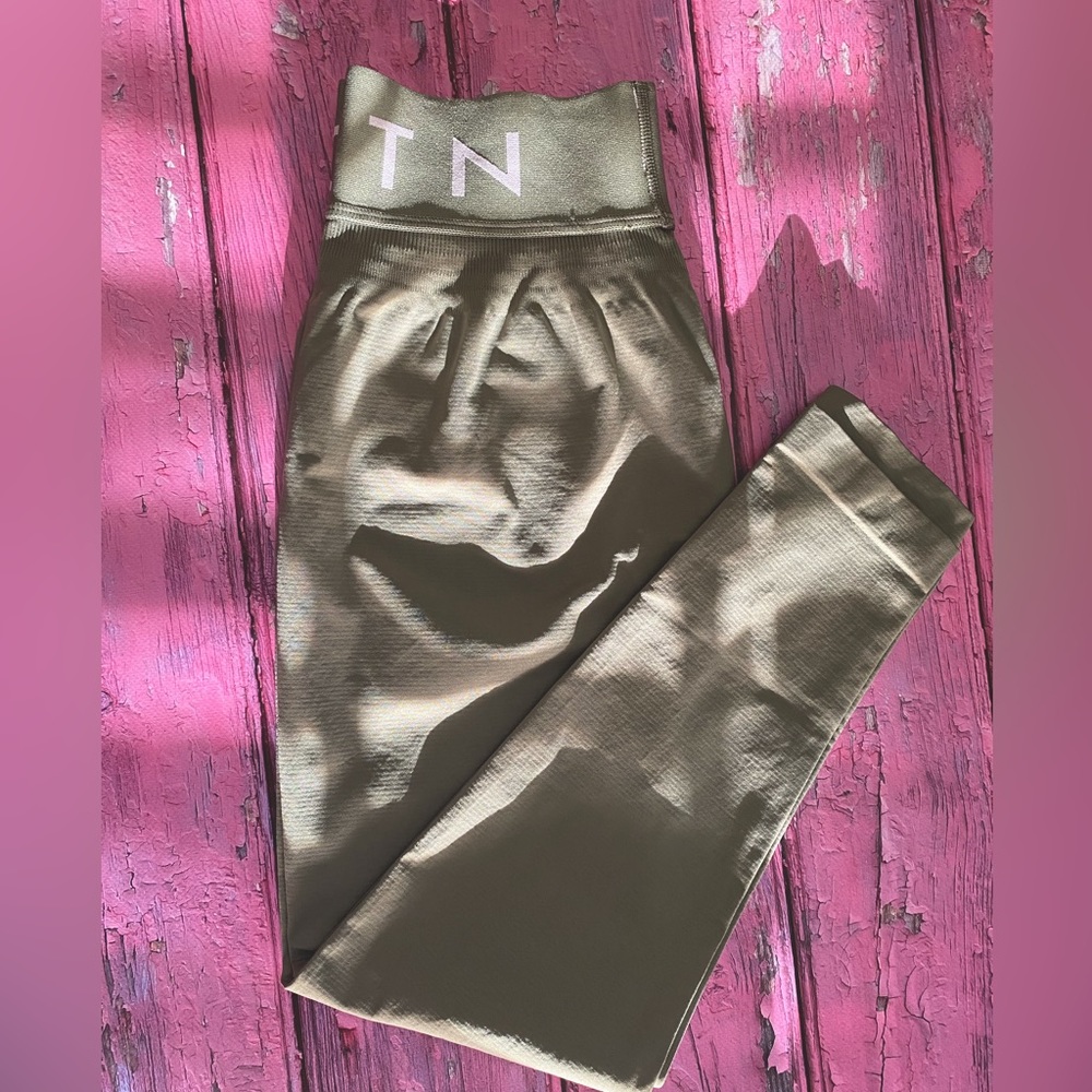 Nvgtn sport seamless leggings